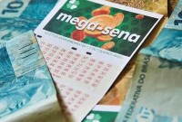 Mega-Sena acumula e prêmio chega a R$ 320 milhões; confira os números sorteados