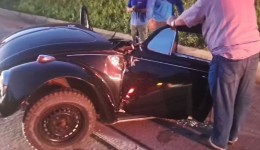 Motorista sobrevive após Fusca se partir ao meio em acidente na PRC-280, no Paraná