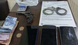 Homem com mandado por tráfico é preso por violência doméstica, e arma é apreendida em hotel