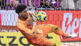 Corinthians e Vasco avançam nos pênaltis e decidem a Copa do Brasil