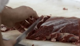 Carne bovina deve ficar mais cara em 2026 no Brasil, apontam analistas do setor