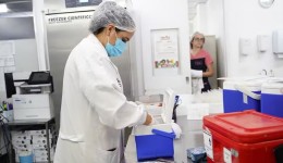 Bolsa de sangue raro cruza o país na cabine de avião comercial para chegar a paciente transplantado