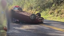 Motorista fica ferido após capotamento na PR-562