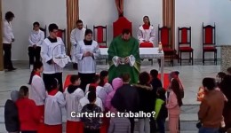 Padre fica sem reação após resposta sincera de criança durante missa no Paraná