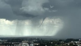Frente fria e ciclone aumentam risco de temporais e possíveis tornados no Paraná