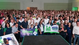 Paraná anuncia pacote de investimentos em educação com uniformes, tecnologia e reforço de professores