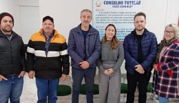 Vereadores visitam Conselho Tutelar e discutem demandas da rede de proteção à infância