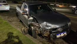 Colisão entre carro e caminhonete é registrada na PR-566