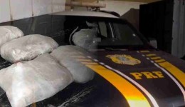Fiscalização na BR-277 termina com apreensão de skunk e prisão de dois homens