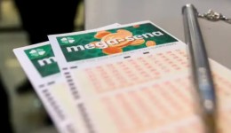 Um bolão e quatro apostas simples do PR acertam a quina e levam prêmios