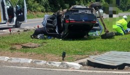 Capotamento na BR-277 deixa quatro pessoas feridas