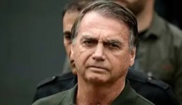 Ex-presidente Jair Bolsonaro é preso pela Polícia Federal em Brasília