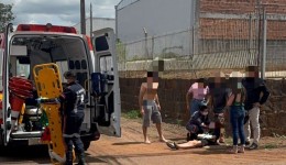Menino sofre fratura após forte colisão entre bicicleta e motocicleta