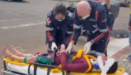 Jovem fica ferido após ser atingido por motocicleta