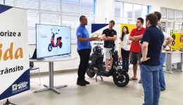 Debetran orienta população sobre uso seguro de patinetes e equipamentos elétricos