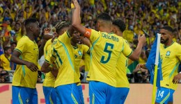 Brasil leva susto, mas goleia Panamá e se despede em alta para Copa do Mundo
