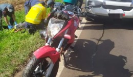 Motociclista fica ferido em colisão traseira com carro em São Lourenço do Oeste