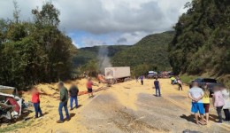 Grave acidente deixa ao menos dois mortos e vários feridos