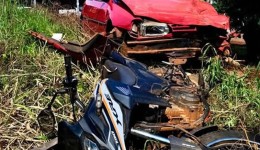 Carro atravessa preferencial, atinge motociclista em Nova Esperança do Sudoeste