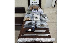 Polícia apreende drogas e arma de fogo