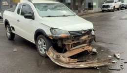Homem fica ferido após colisão