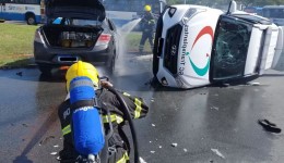 Carro que levava órgãos para transplante sofre acidente com incêndio e feridos em SC