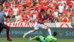 Inter perde para o Bahia em casa e segue na zona de rebaixamento do Brasileirão