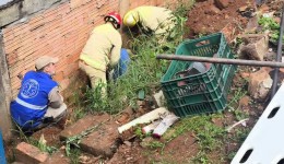 Trabalhador sofre ferimentos graves após ser atingido por pedra durante obra