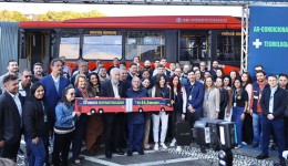 Paraná entrega primeiros ônibus superarticulados para reforçar transporte metropolitano de Curitiba