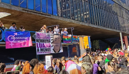 Mulheres lésbicas e bissexuais fazem caminhada em SP contra violência
