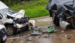 Mulher morre em grave acidente na PRC-280