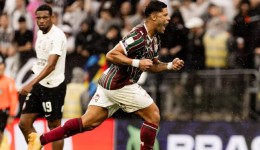 Hulk faz 2, Flu sobe para 3° e deixa pressionado Corinthians perto do Z4