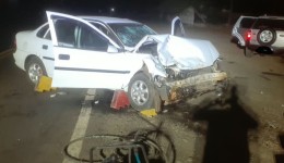 Colisão frontal entre dois carros deixa cinco pessoas feridas na BR-163