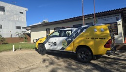 Homem é preso após tentar entrar à força na casa da própria mãe
