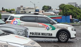 Jovem é preso após tentar fugir e resistir à abordagem policial