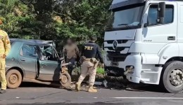 Motorista morre após colisão frontal entre carro e caminhão na BR-373