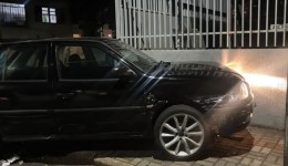 Colisão envolve dois veículos