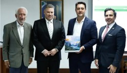 Ratinho Junior se reúne com representantes dos EUA para fortalecer parcerias no Paraná