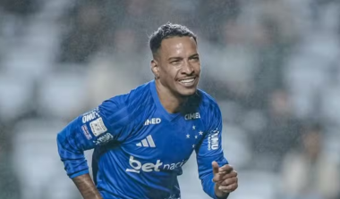 Cruzeiro vence o Coritiba fora de casa e entra no Top 10 do Brasileirão