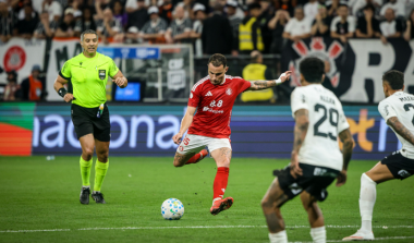 Inter perde para o Corinthians, mas garante vaga nas quartas da Copa do Brasil