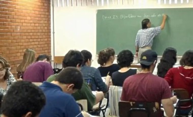 Greve de professores é aprovada e paralisações podem começar em 23 de março