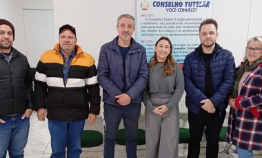 Vereadores visitam Conselho Tutelar e discutem demandas da rede de proteção à infância