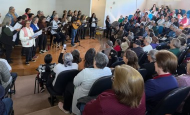 Escola de Inverno leva idosos para dentro da universidade