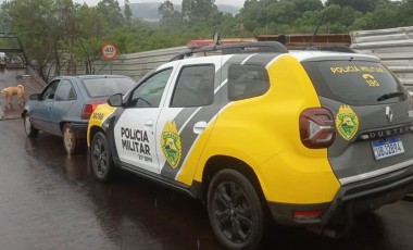 GM Kadett furtado é encontrado abandonado em condomínio em construção