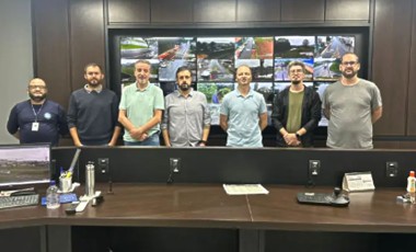 Comitiva visita Guarapuava para conhecer modelo de iluminação que será implantado no município