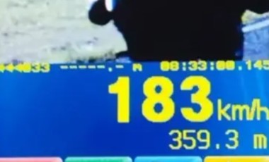 Trânsito  Motociclista é flagrado a 183 km/h durante fiscalização da PRF no feriado de Corpus Christi