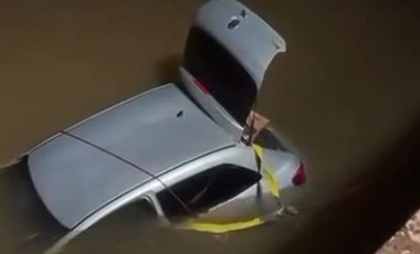 Criança desaparece após carro cair de ponte em Rio Bonito do Iguaçu