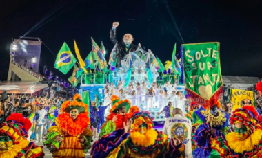 Escola que homenageou Lula no Carnaval do Rio fica em último lugar e é rebaixada