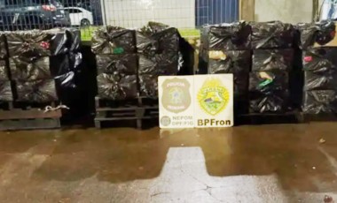 Carga de cigarros contrabandeados avaliada em R$ 137 mil é apreendida em Foz do Iguaçu