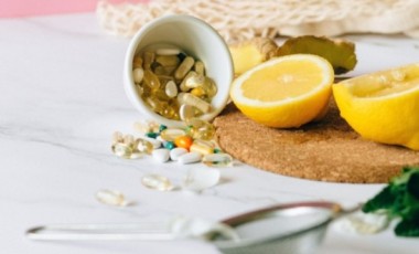 Anvisa lança curso gratuito sobre regulação de suplementos alimentares